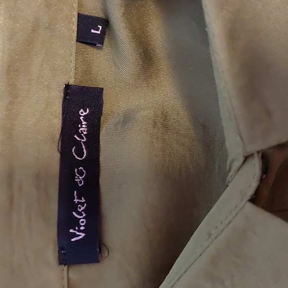 Violet & Claire, Silky Flutter Sleeve Blouse, Sz L, NWT - Picture 9 of 11